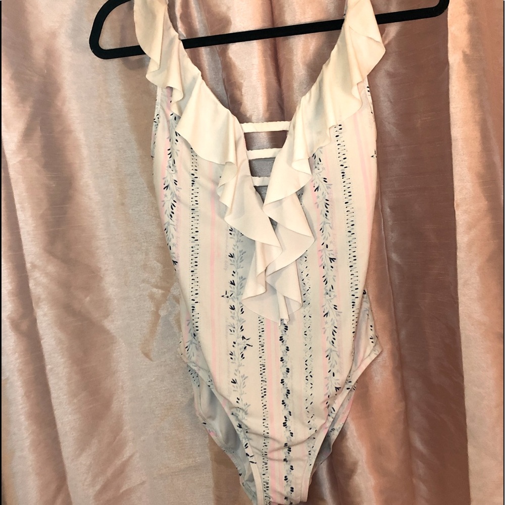 EUC LILLY PULITZER swimsuit - Picture 1 of 8